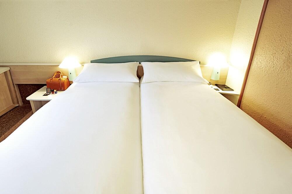 Hotel Ibis Bragança Esterno foto