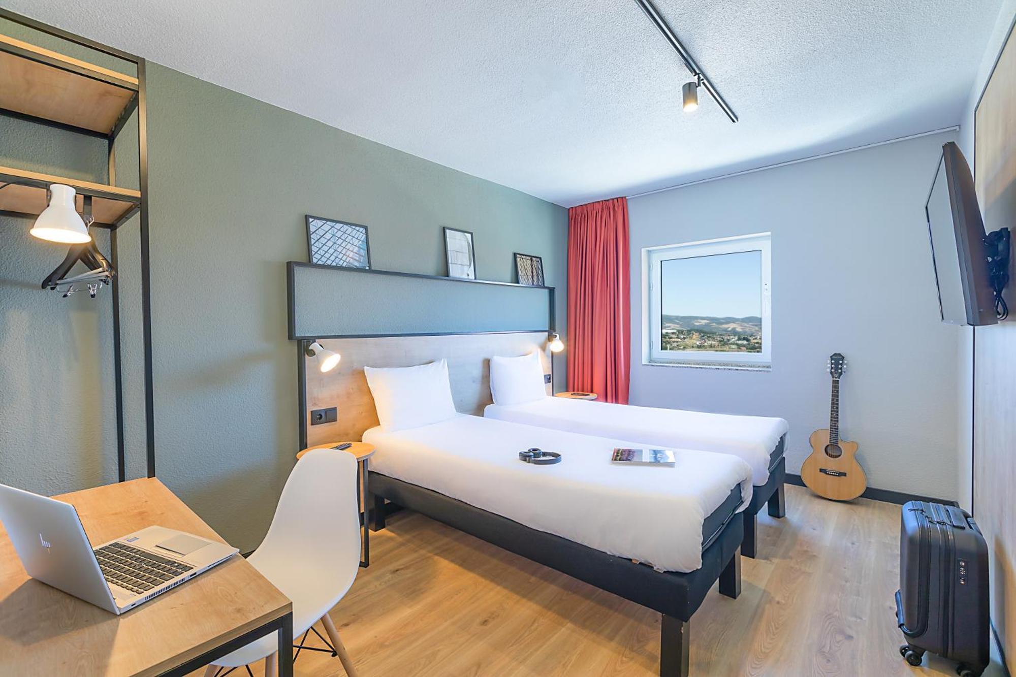 Hotel Ibis Bragança Esterno foto