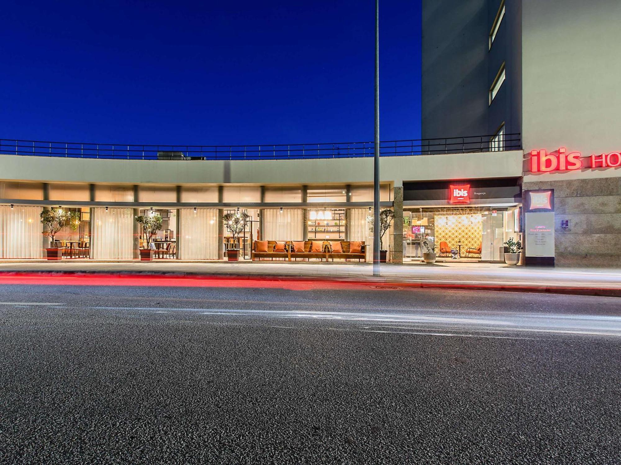 Hotel Ibis Bragança Esterno foto